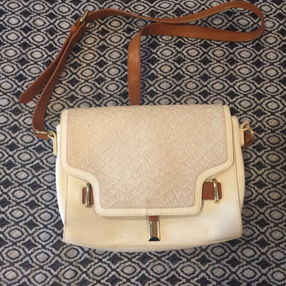 Vince Camuto cream handbag